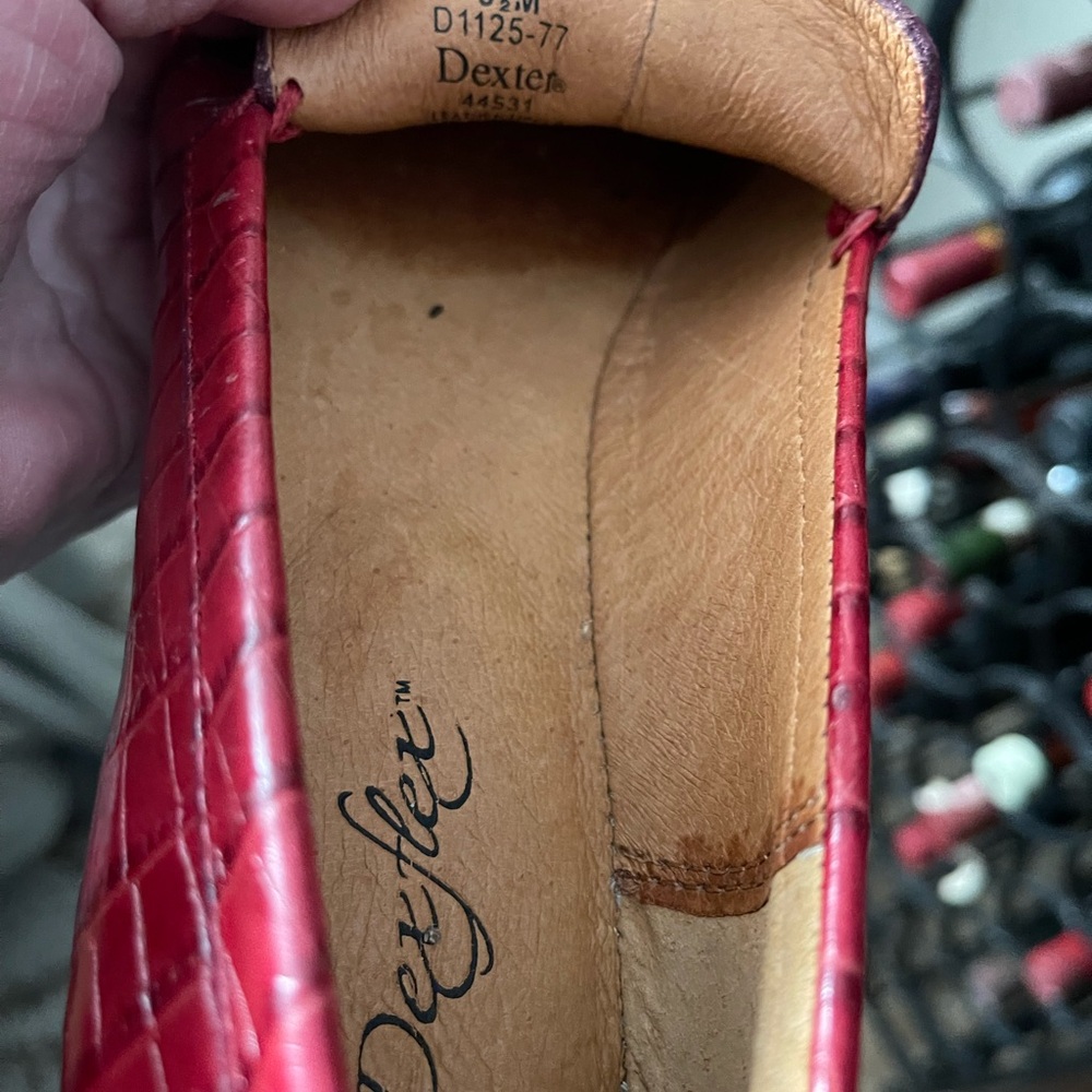 Red faux crocodile loafers by Dexter size 6 1/2 M - Picture 4 of 7